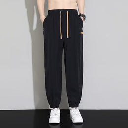 Men Pleated Mid-Rise Joggers Trouser