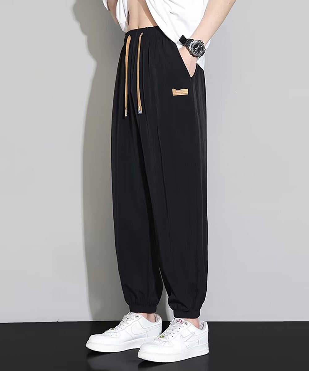 Men Pleated Mid-Rise Joggers Trouser