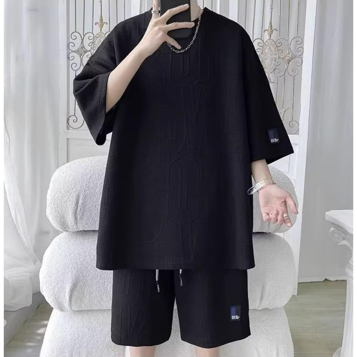 Self Design Round Neck T-Shirt With Shorts