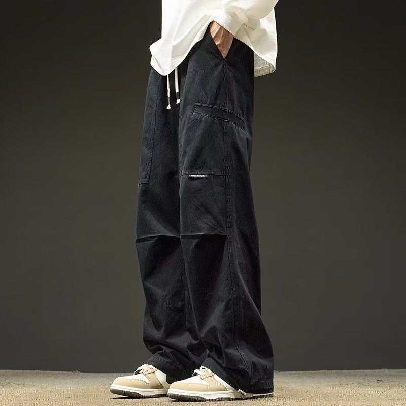 Men Solid Loose Fit Mid-Rise Flat-Front Easy Wash Cargos Trousers