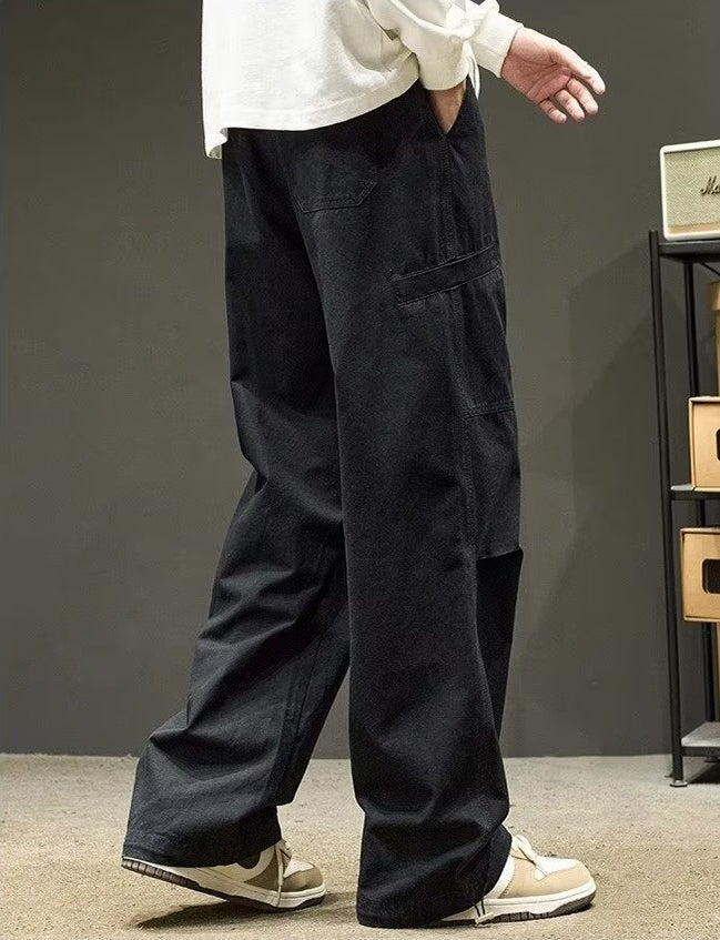 Men Solid Loose Fit Mid-Rise Flat-Front Easy Wash Cargos Trousers