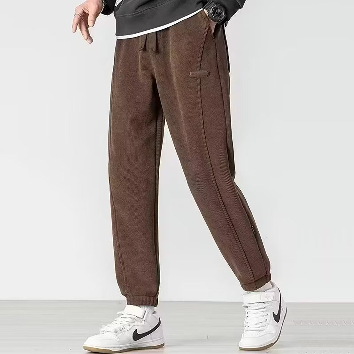 Men Easy Wash Pleated Joggers Trouser