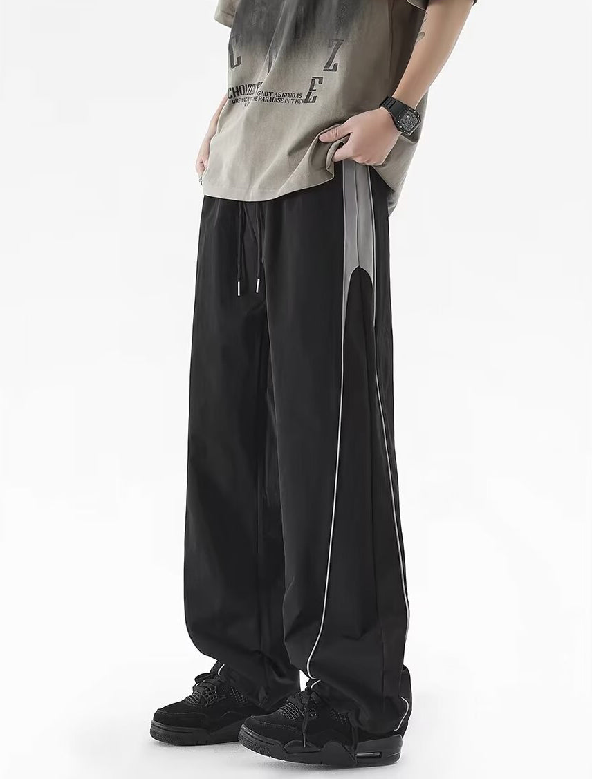 Men Loose Fit Easy Wash Pleated Chinos Trousers