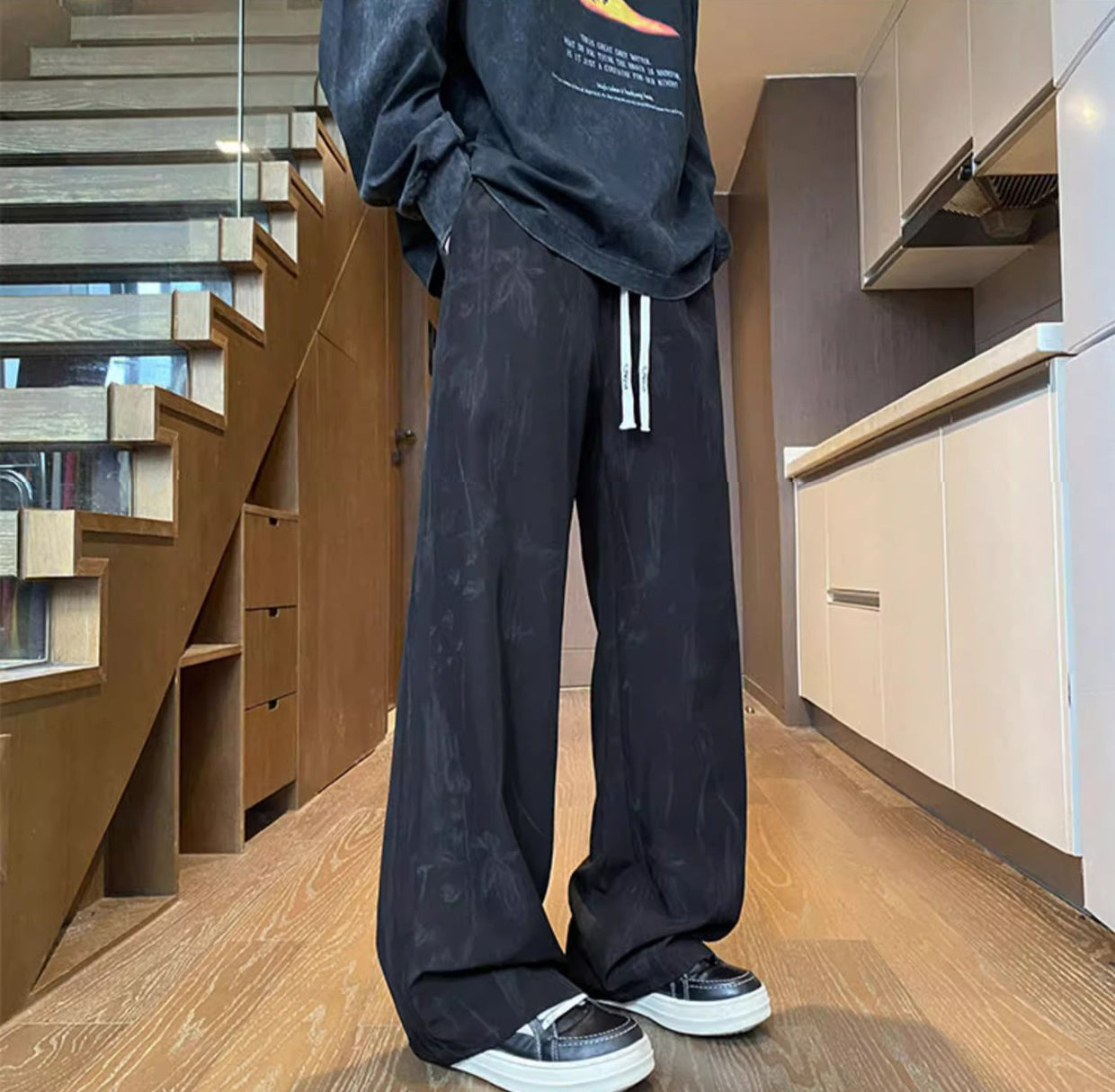 Men Loose Fit Mid-Rise Trousers