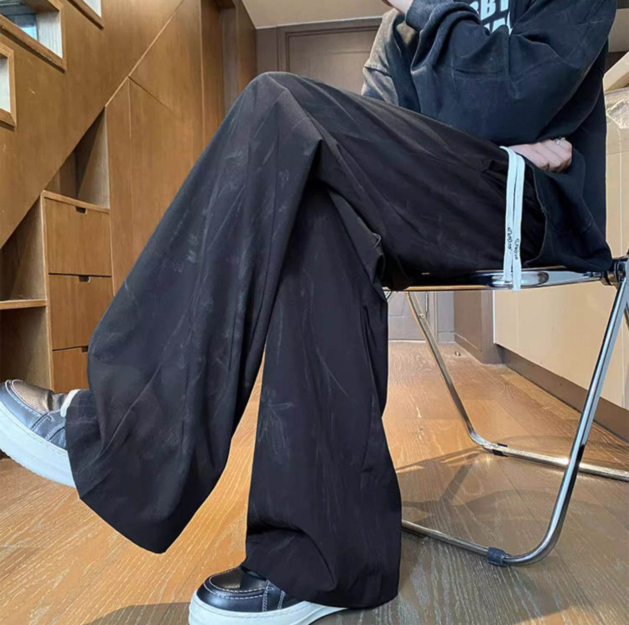 Men Loose Fit Mid-Rise Trousers