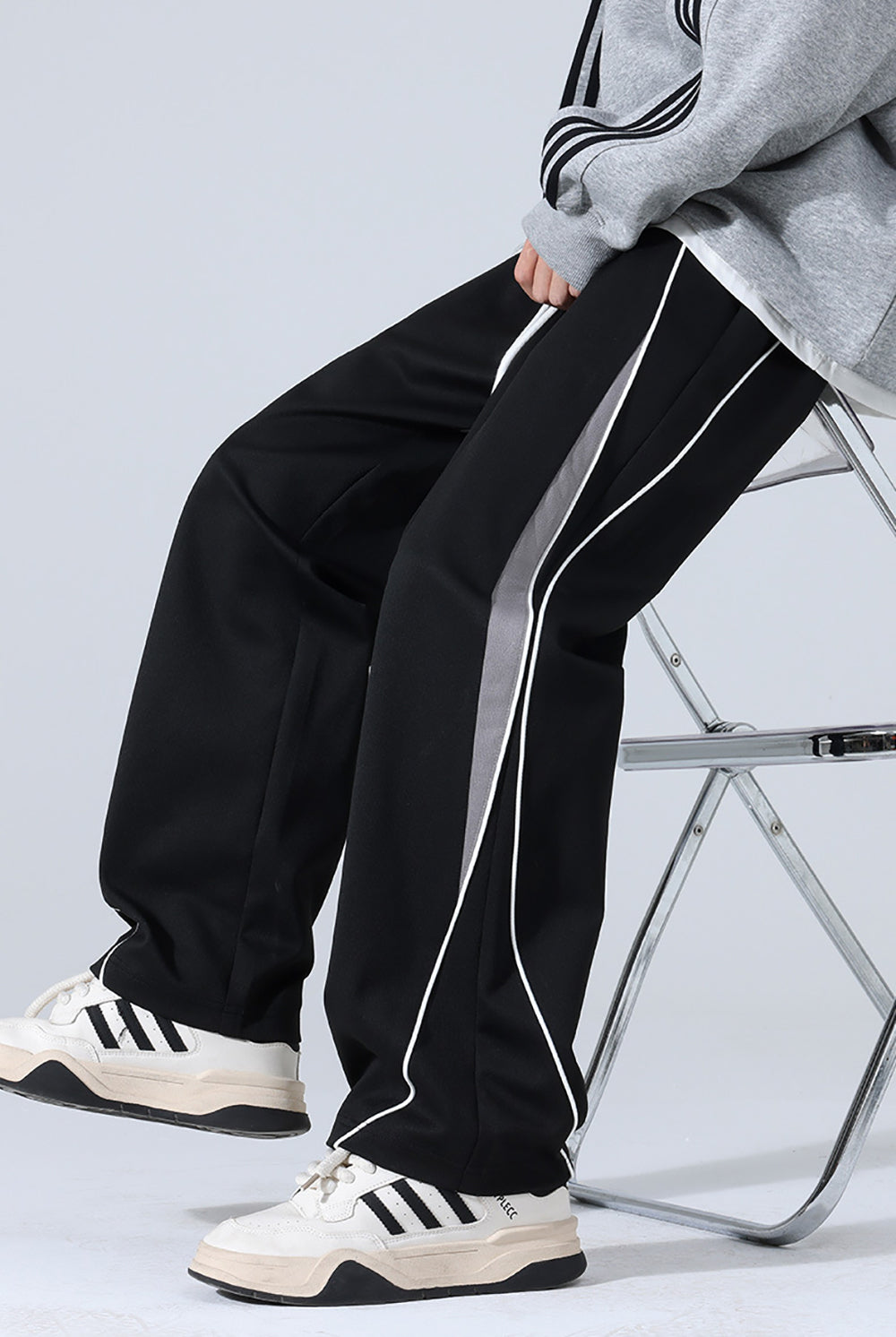 Men Mid-Rise Wide Leg Trousers