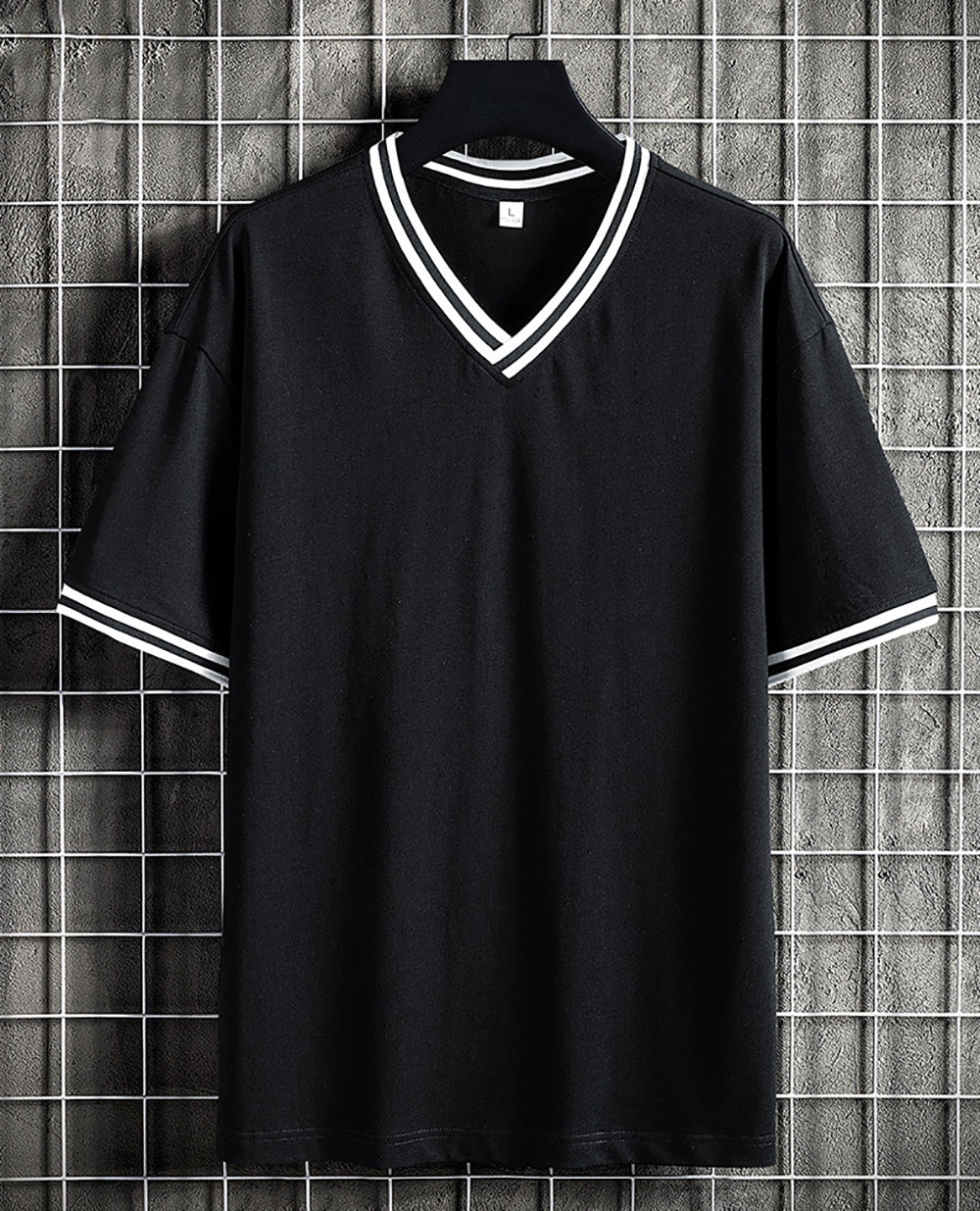 Men Solid V-Neck Regular Fit T-shirt