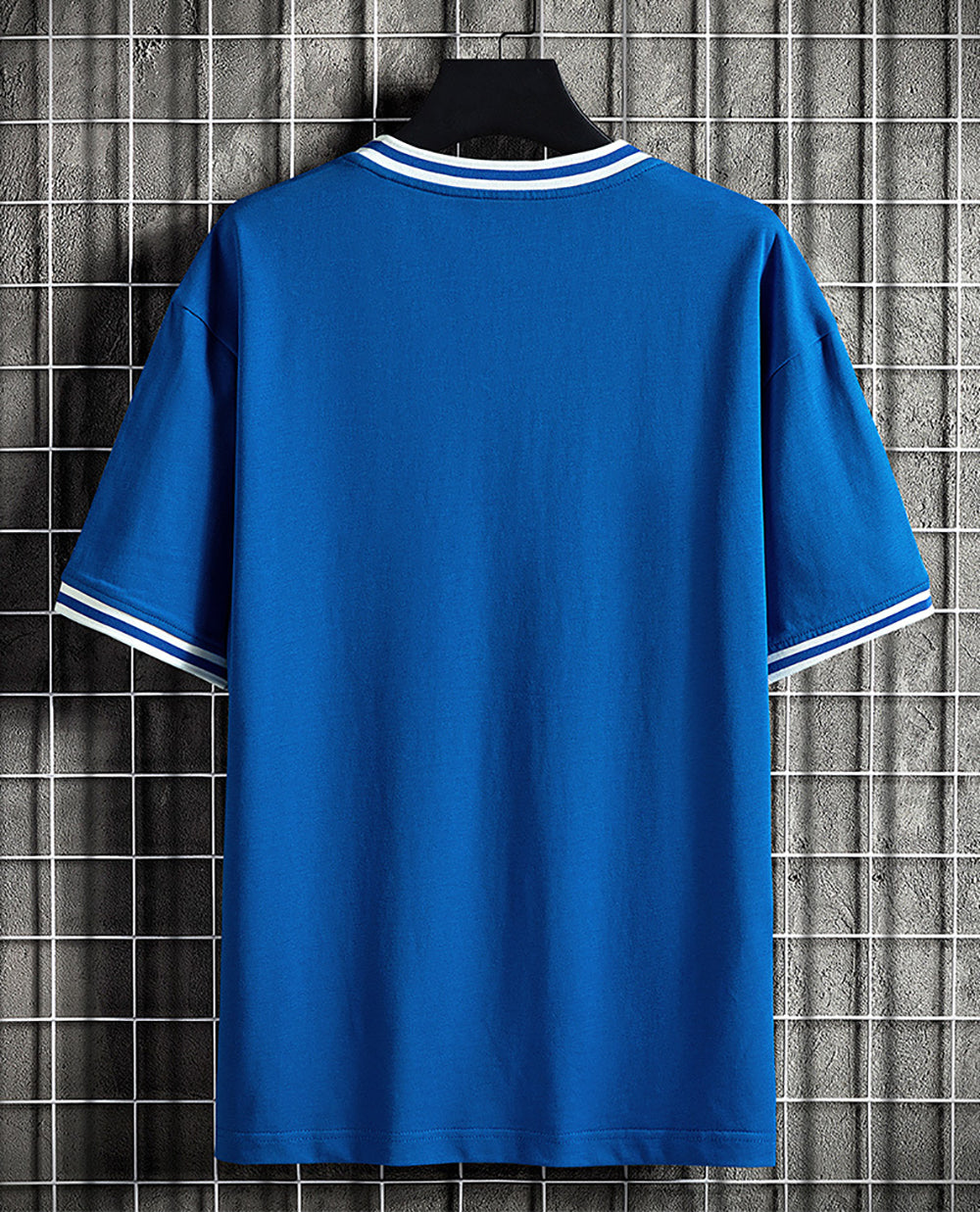 Men Solid V-Neck Regular Fit T-shirt