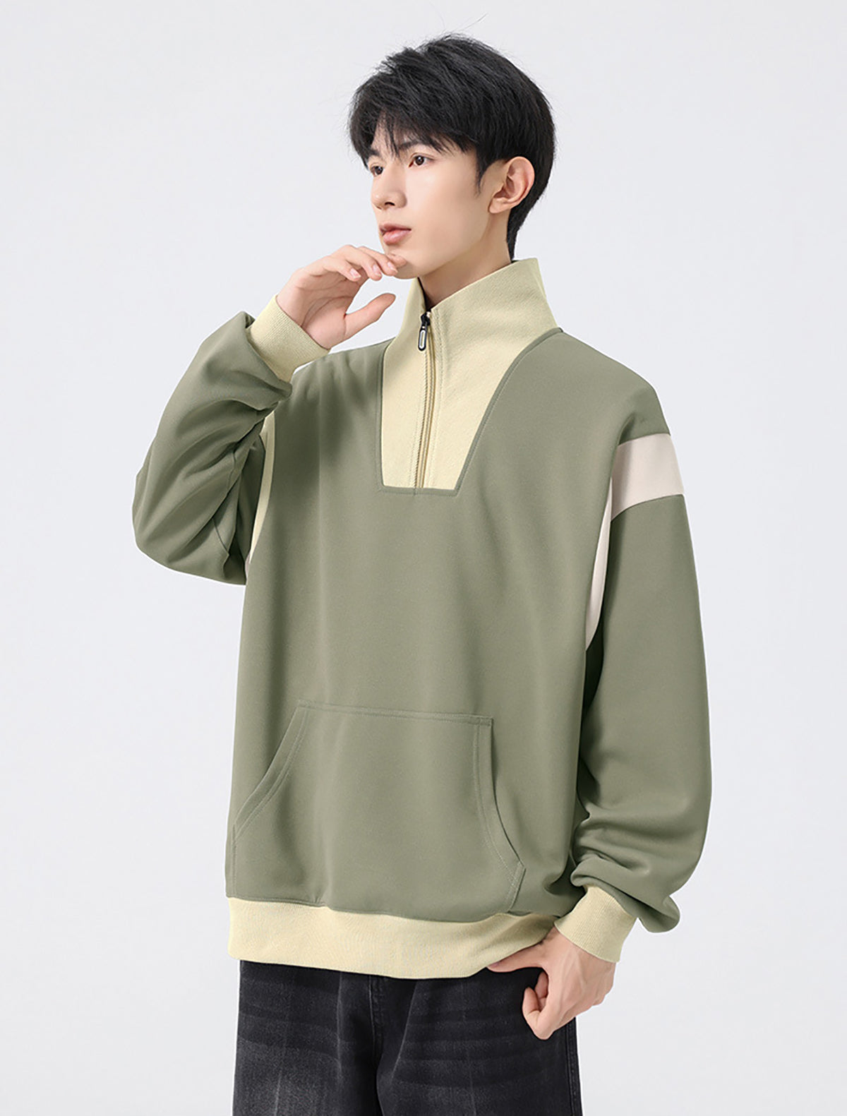 Men Colourblocked Mock Collar Pullover Sweatshirt