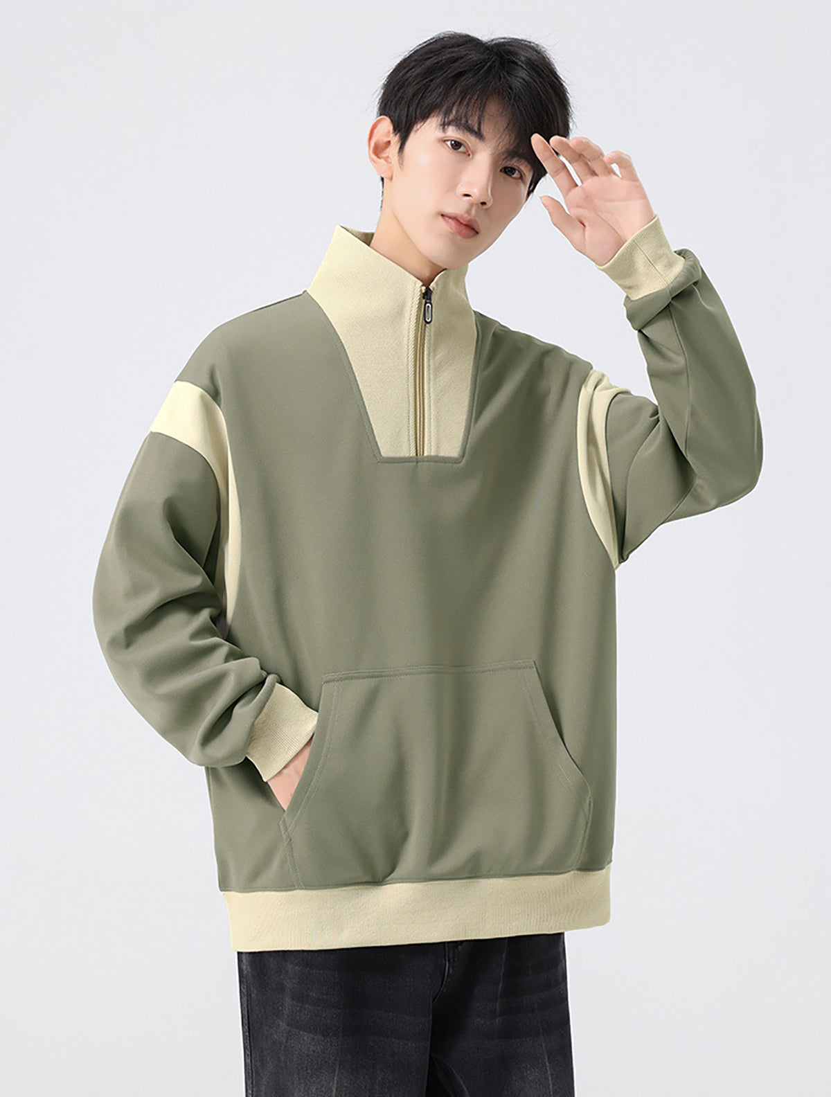 Men Colourblocked Mock Collar Pullover Sweatshirt