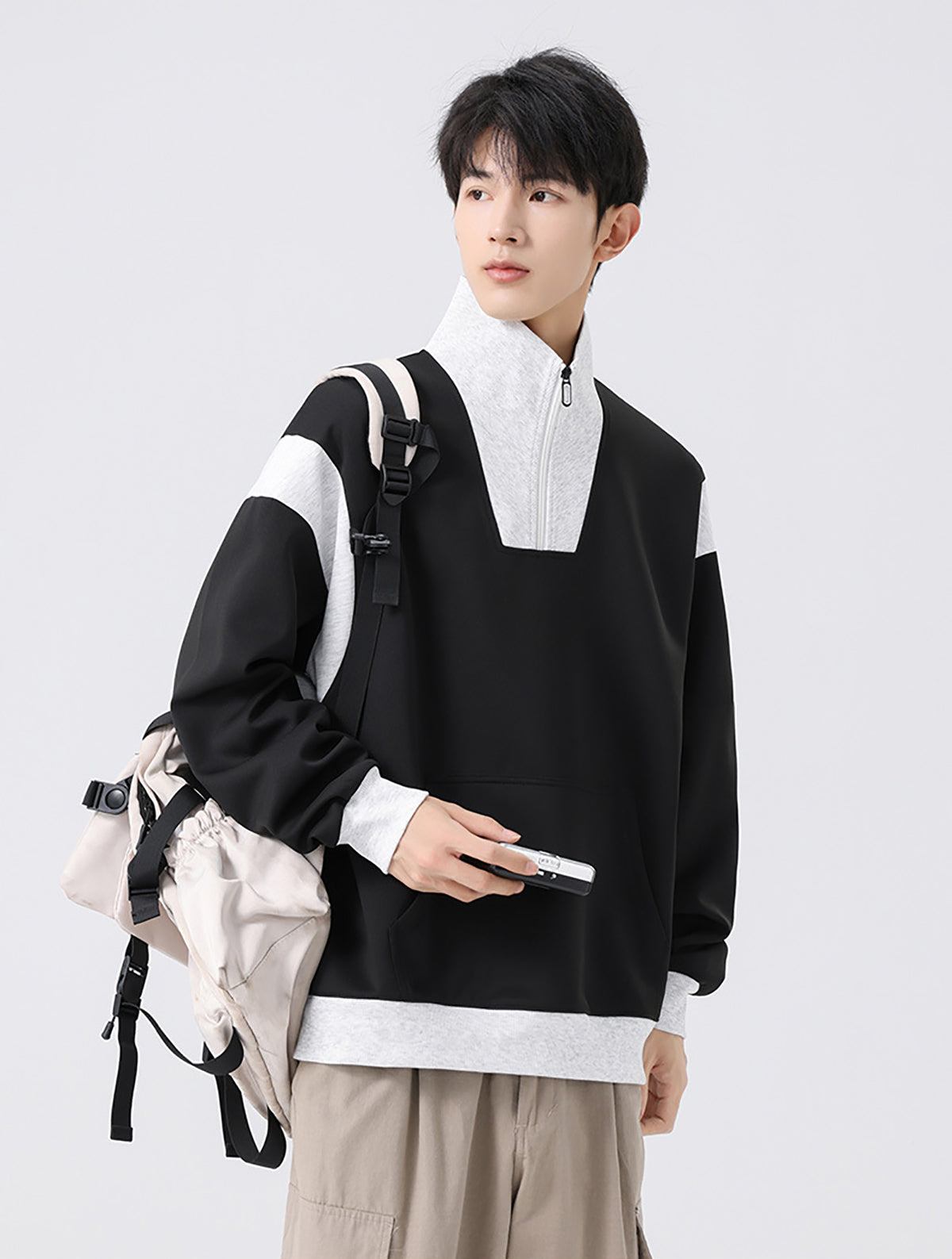 Men Colourblocked Mock Collar Pullover Sweatshirt