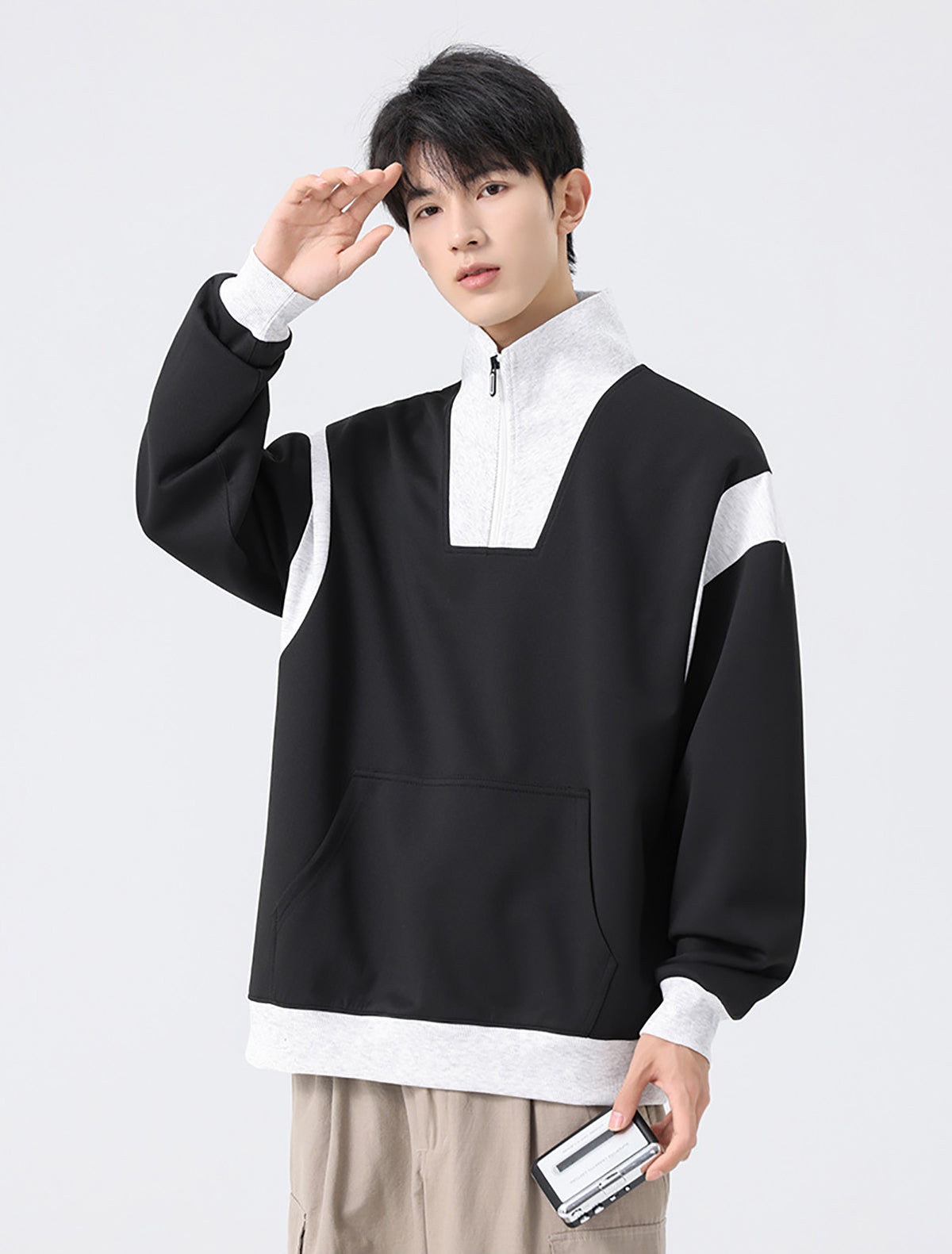 Men Colourblocked Mock Collar Pullover Sweatshirt