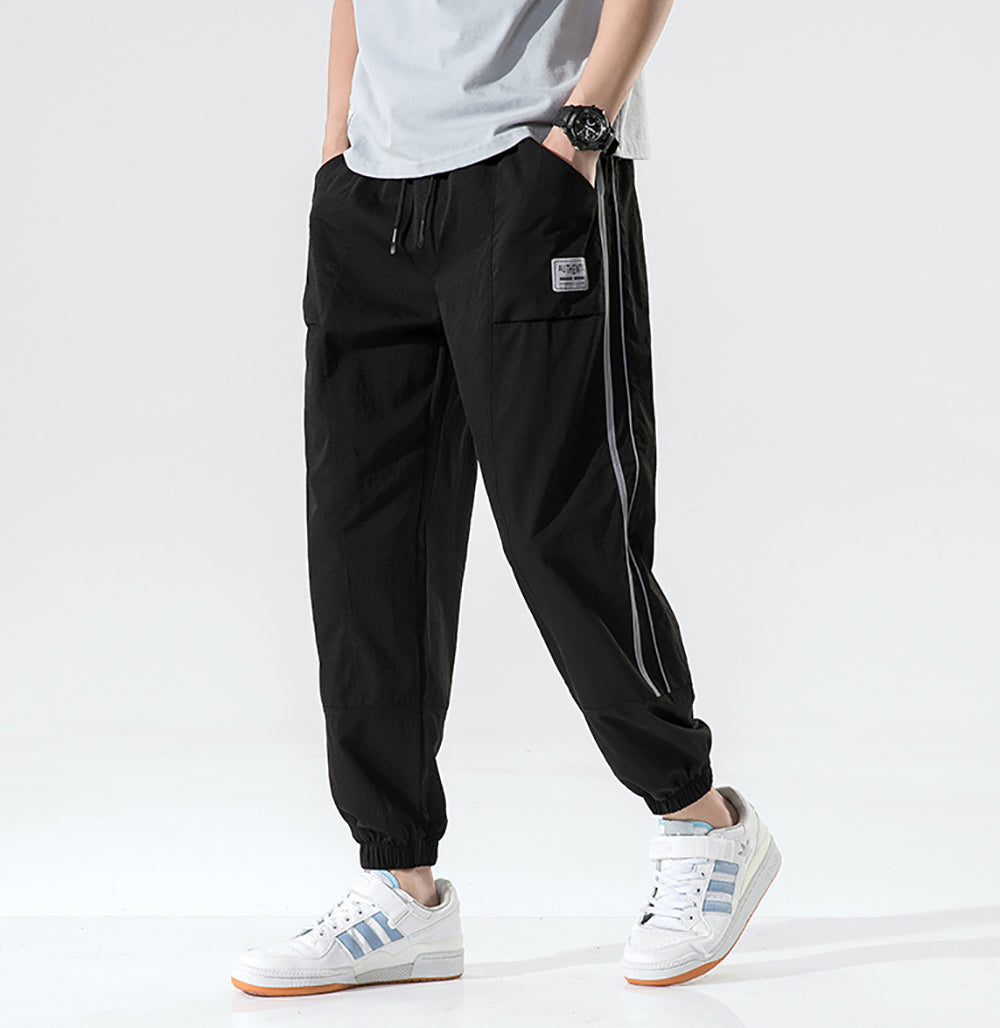 Men Regular Fit Mid-Rise Joggers