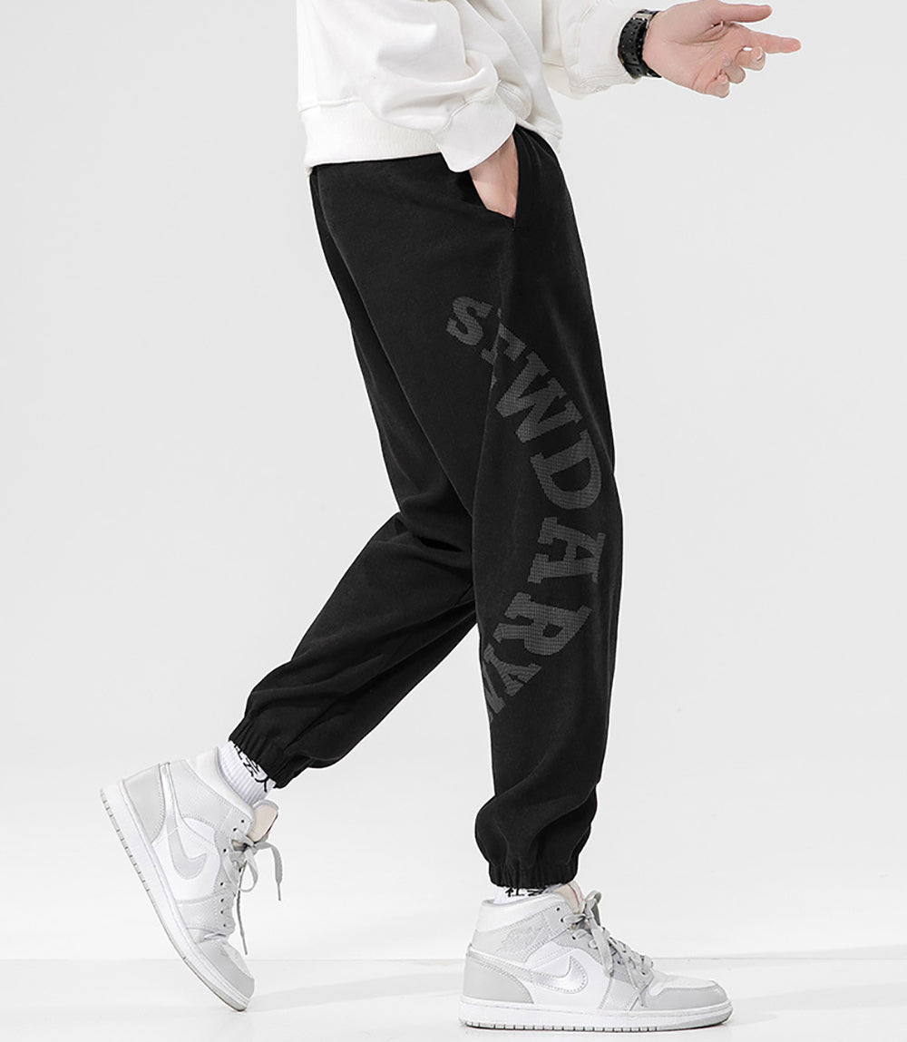 Men Typography Printed Pleated Joggers Trouser