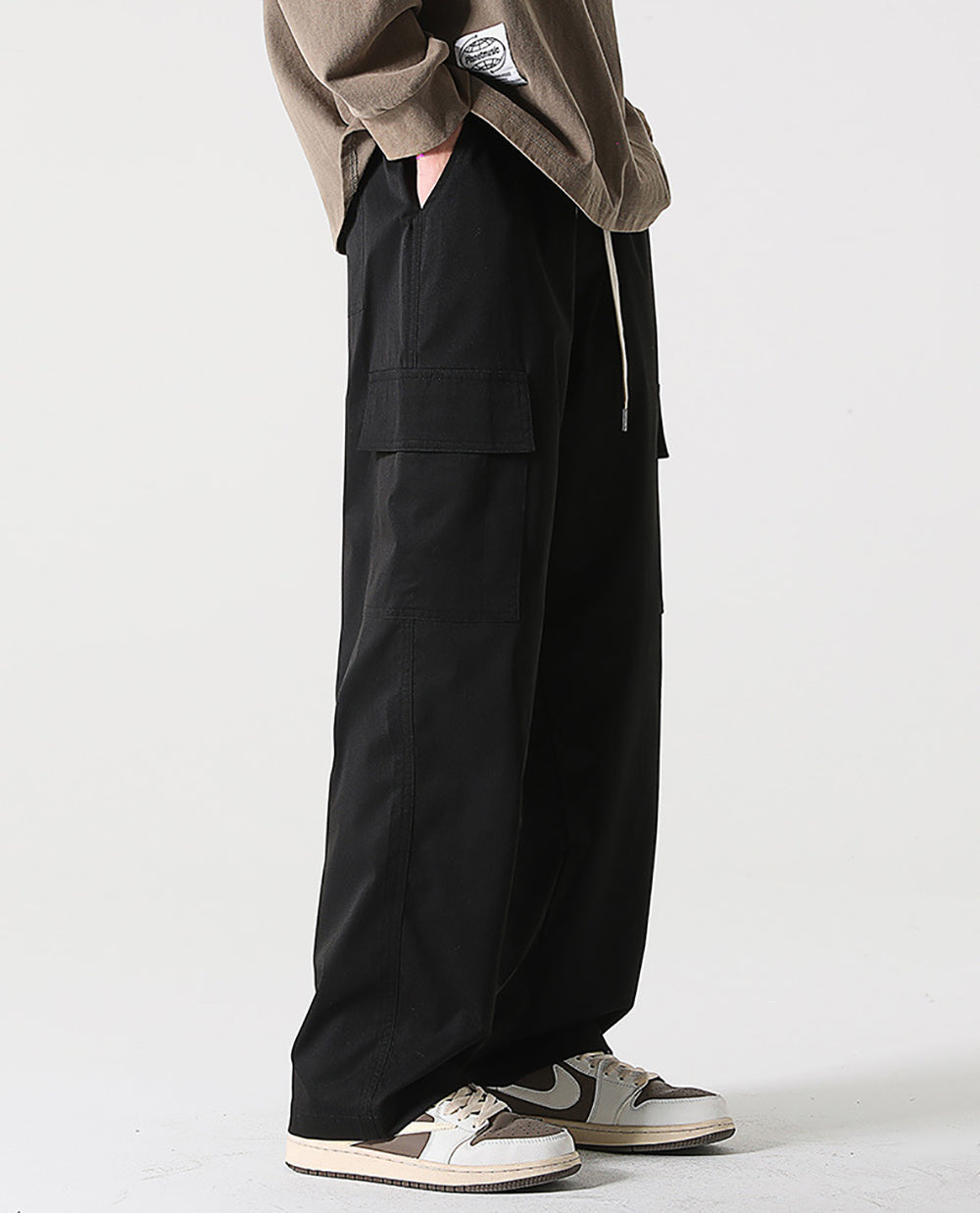 Men Loose Fit Mid-Rise Cargos Trousers