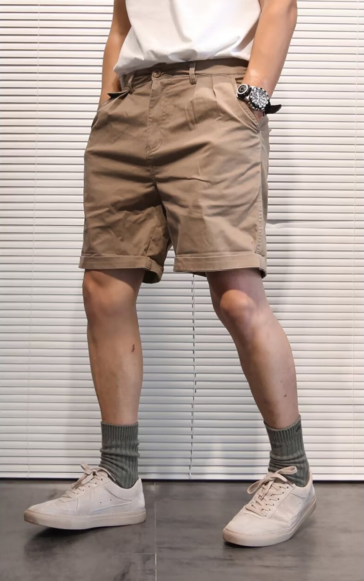 Men Khaki Solid Mid-Rise Chino Shorts