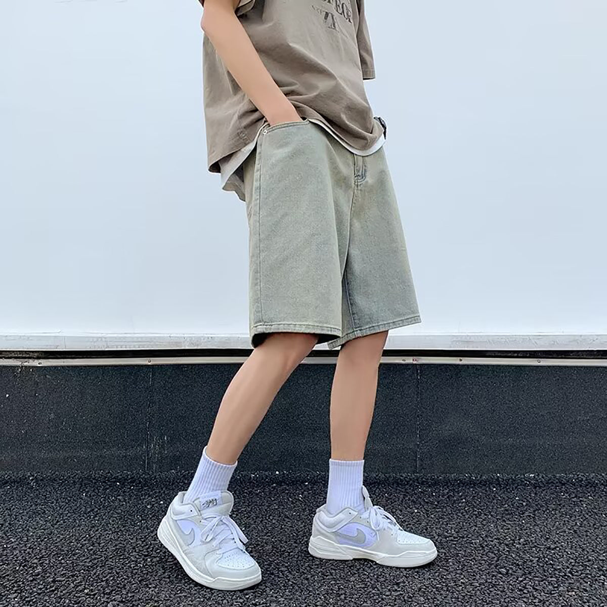 Men Solid Loose Fit Denim Shorts
