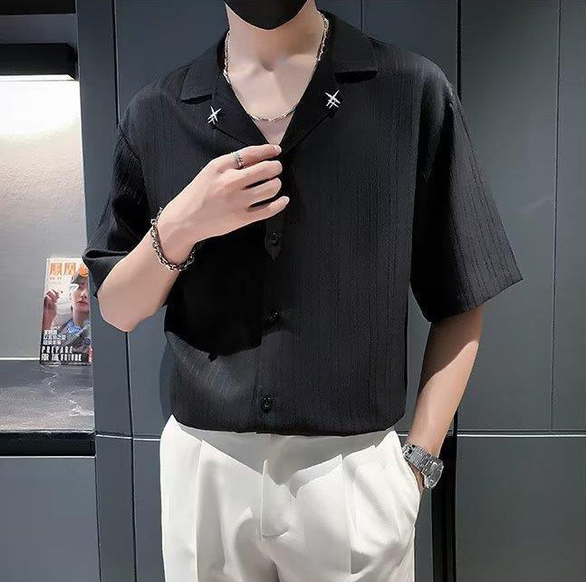 Men Solid Spread Collar Cotton Casual Shirt