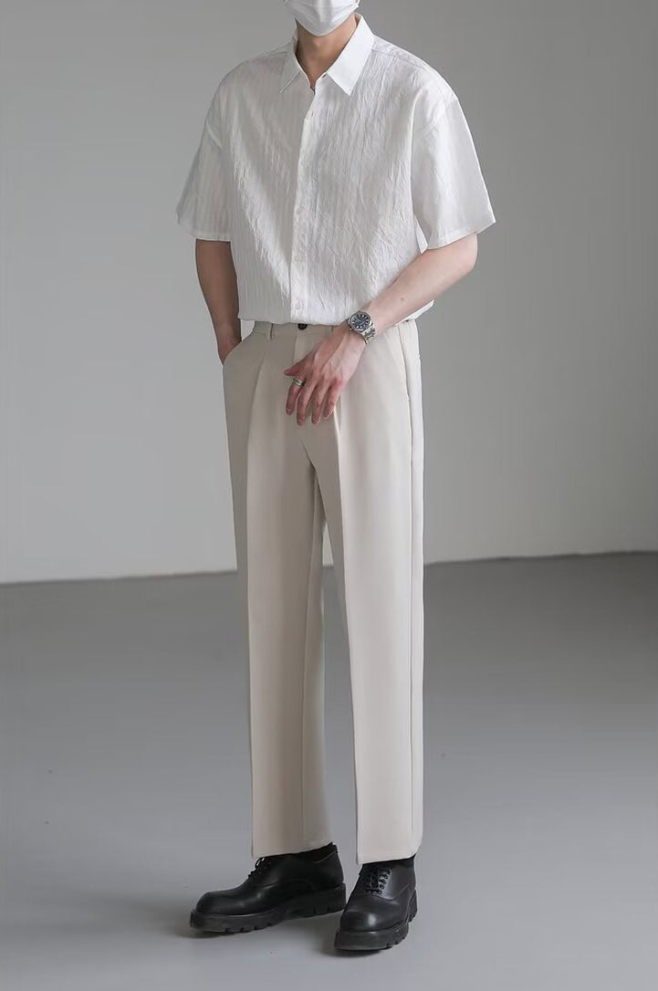 Textured Cutaway Collar Short Sleeves Shirt