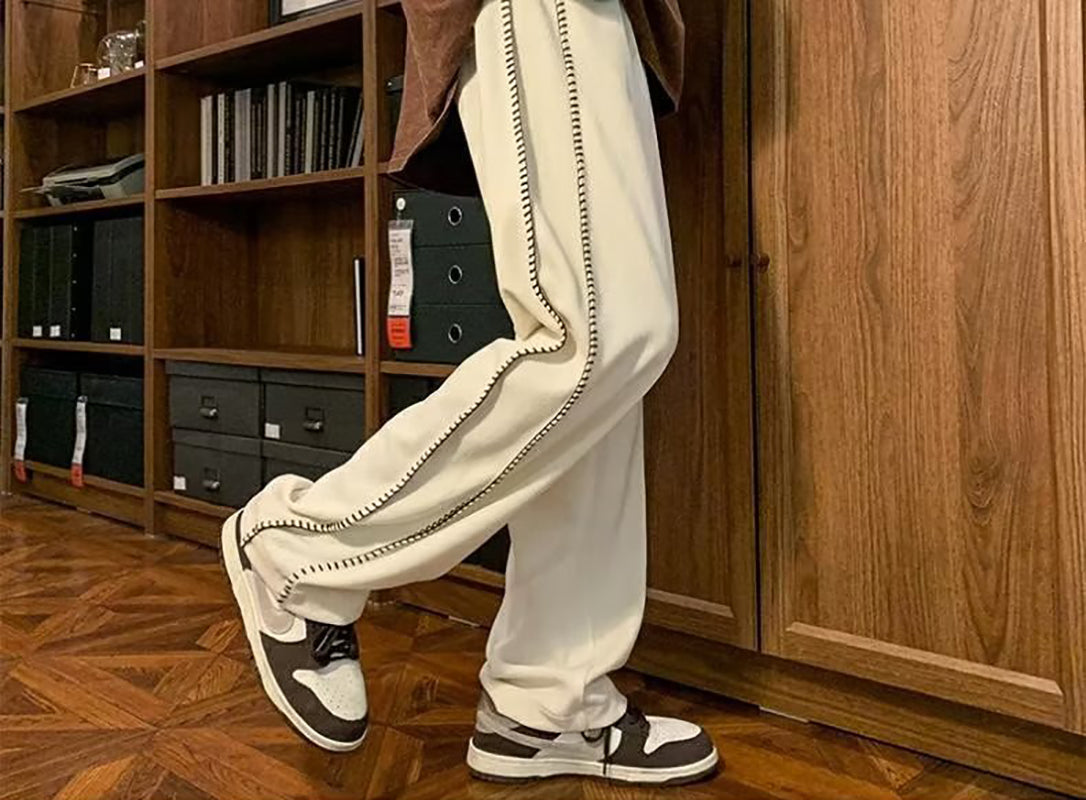 CHINOS