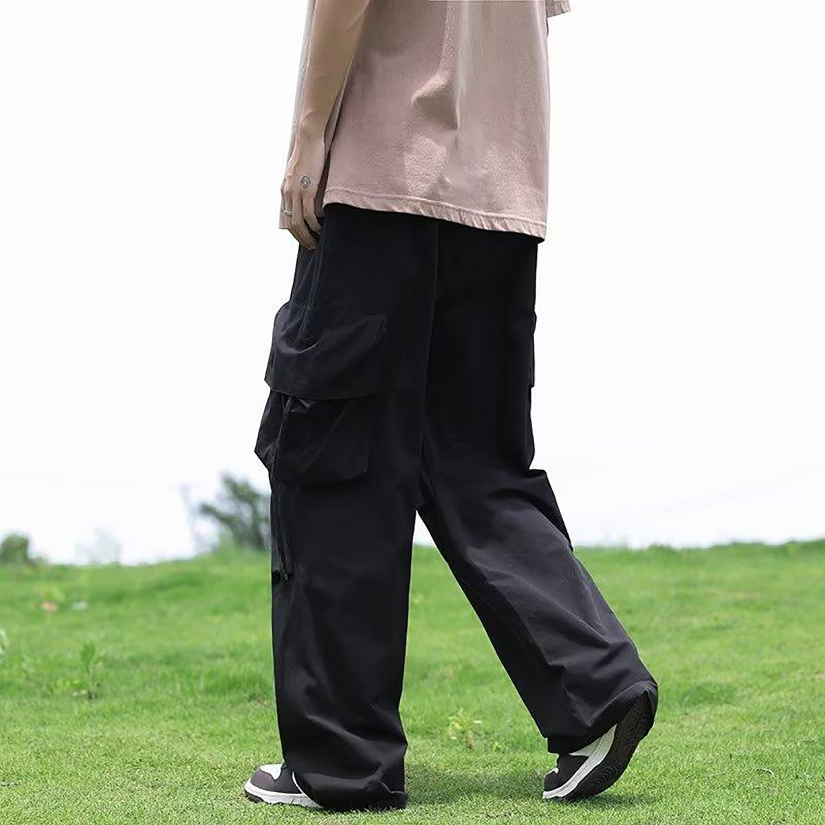 Men Loose Fit Easy Wash Pleated Cargo Trouser