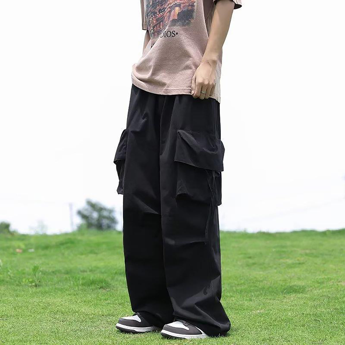 Men Loose Fit Easy Wash Pleated Cargo Trouser