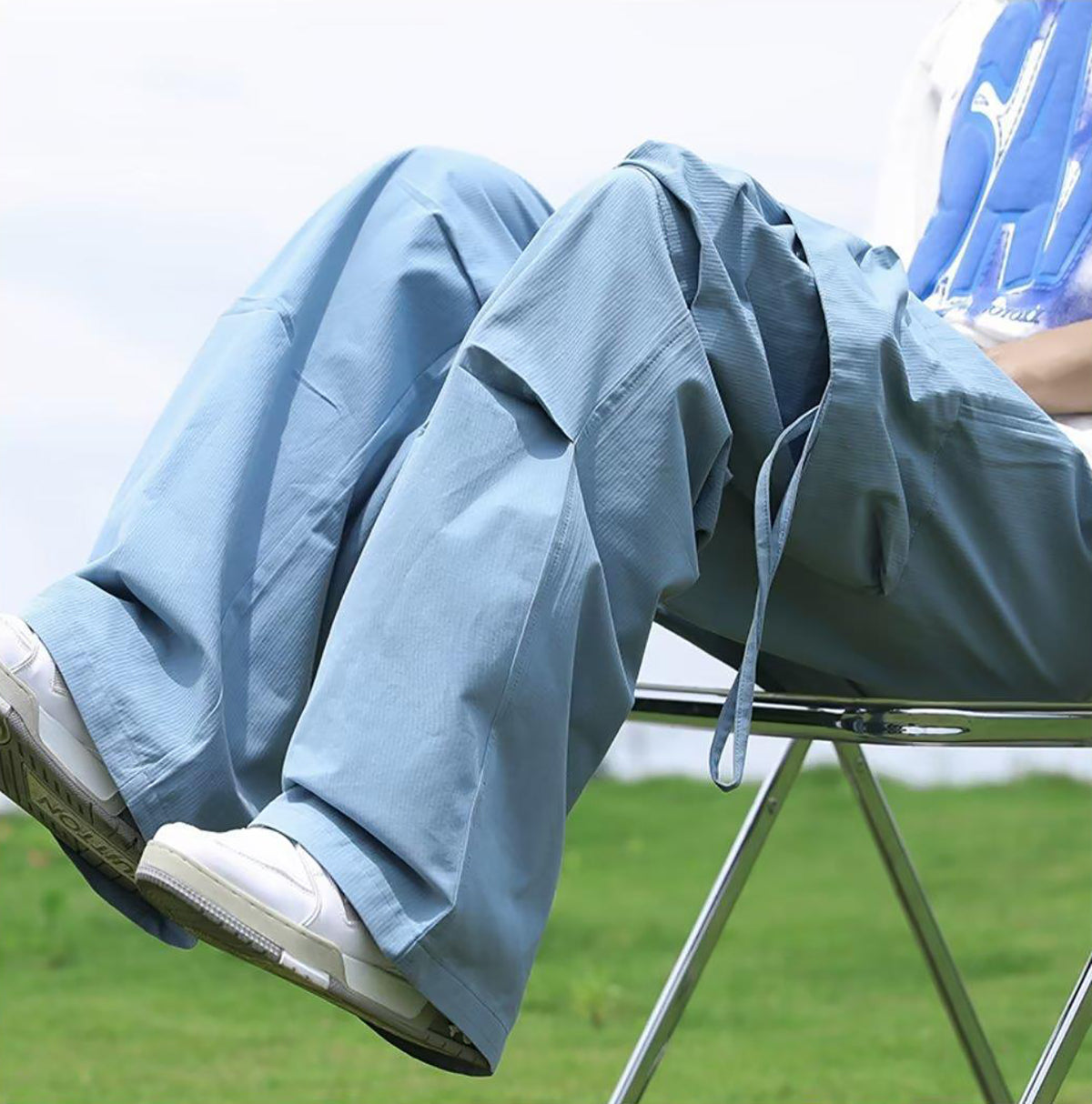 Men Loose Fit Cargos Trousers