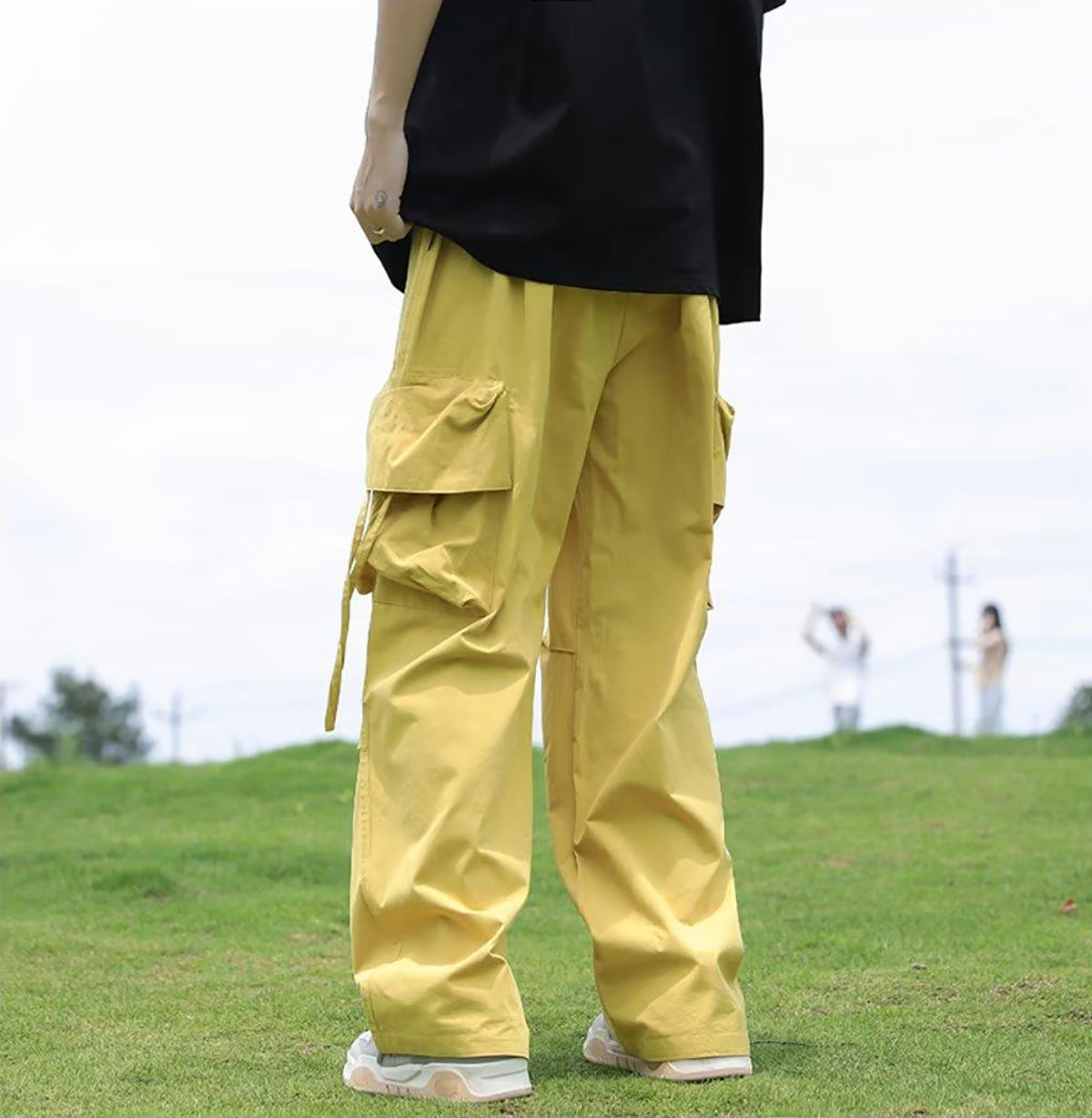 Men Loose Fit Cargos Trousers