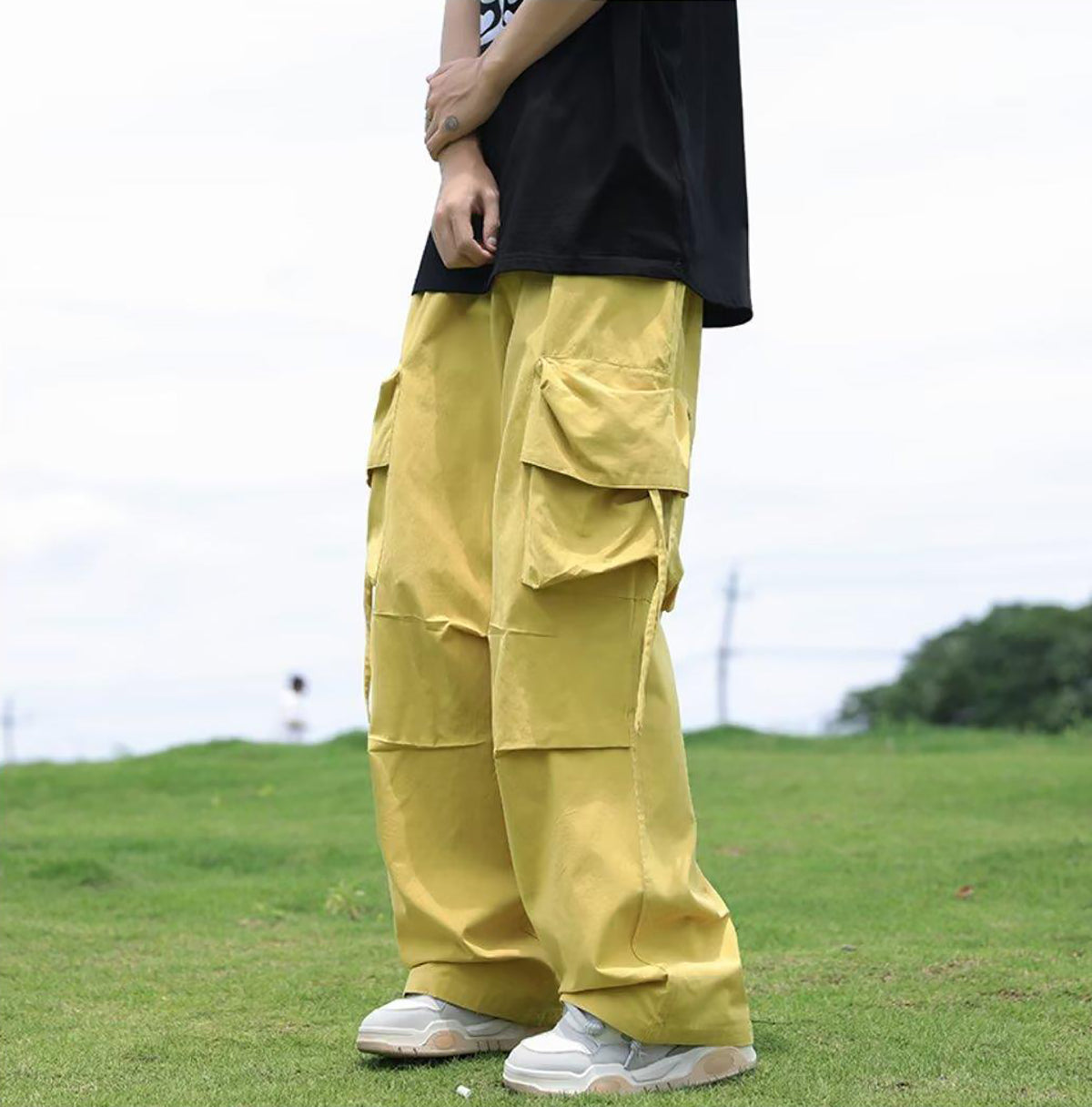 Men Loose Fit Cargos Trousers