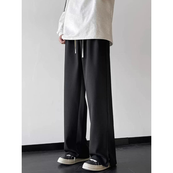Men Straight Fit Easy Wash Pleated Chinos Trousers