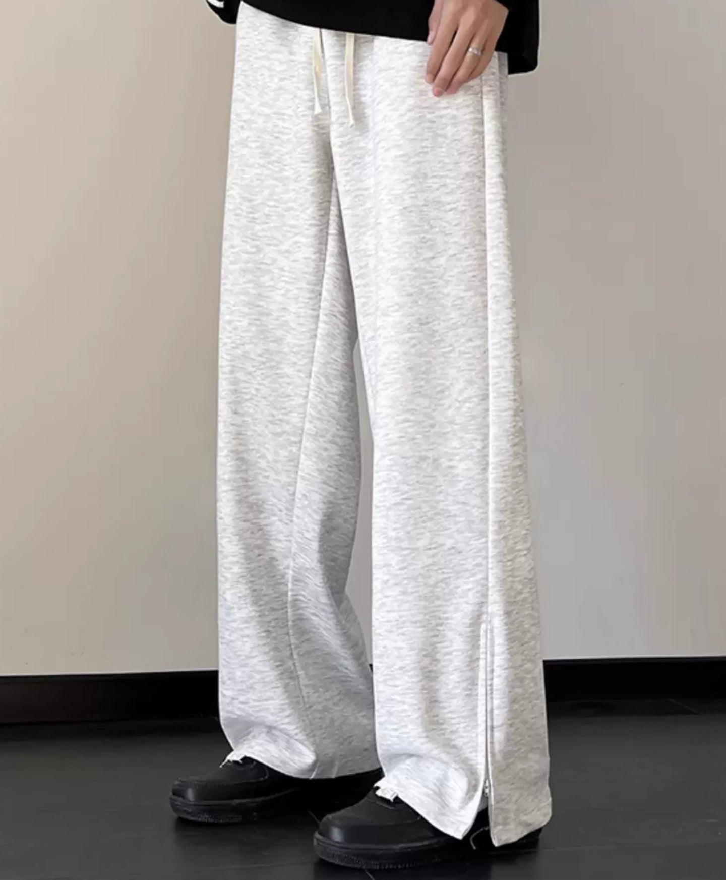 Men Loose Fit Easy Wash Wide Leg Trousers