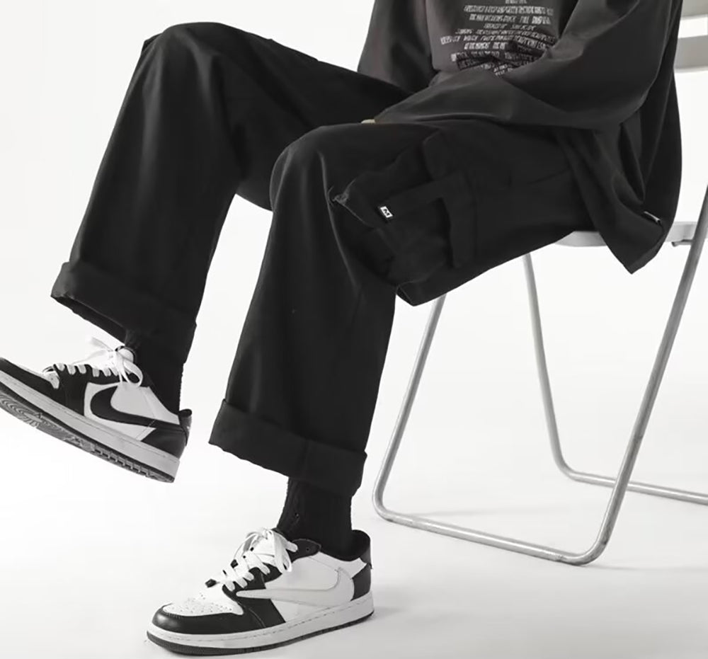 Men Regular Fit Pleated Cargos Trousers