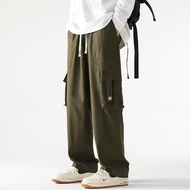 Men Easy Wash Solid Mid-Rise Cargo Trousers