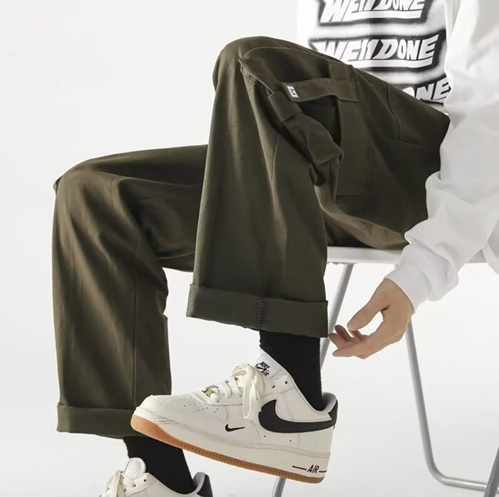 Men Easy Wash Solid Mid-Rise Cargo Trousers