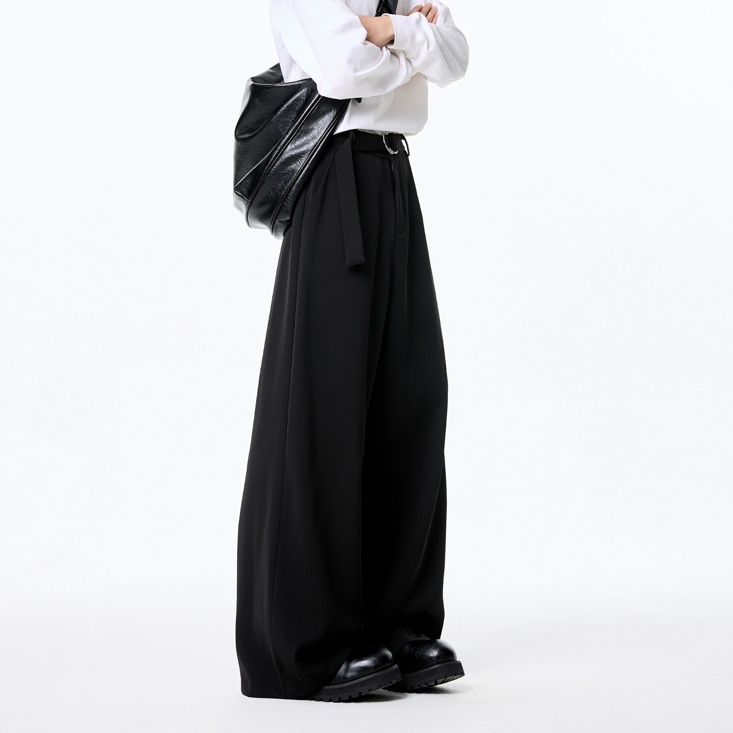 Men Loose Fit Easy Wash Trousers