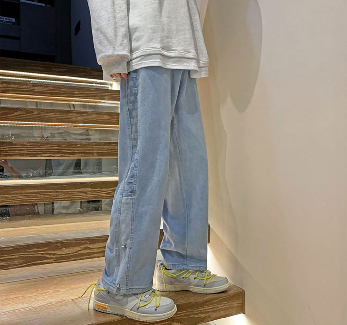 Men Wide Leg Mid-Rise Light Jeans