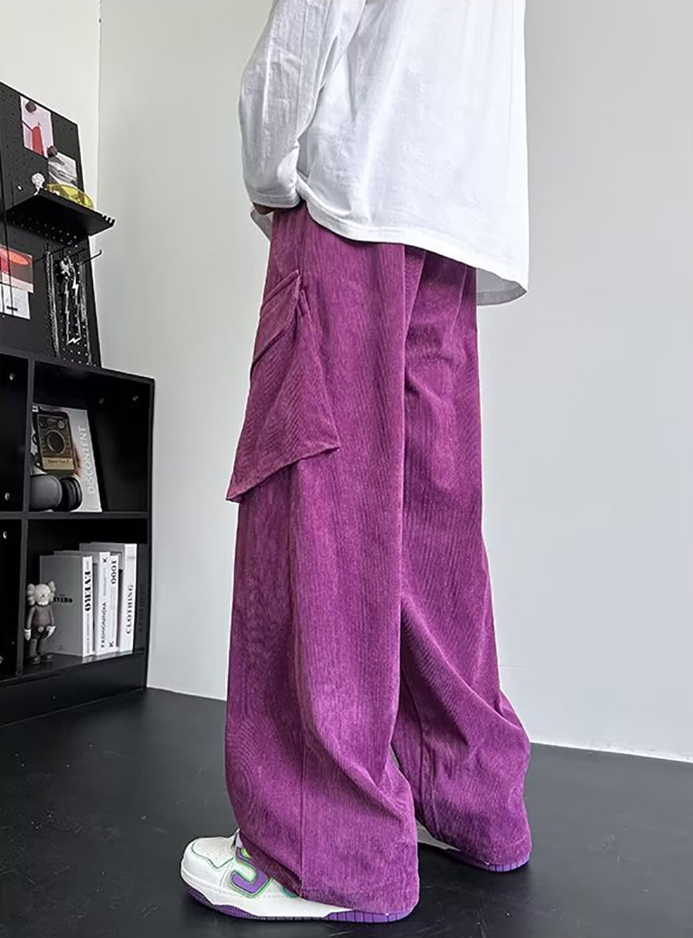 Men Loose Fit Easy Wash Pleated Cargos Trousers
