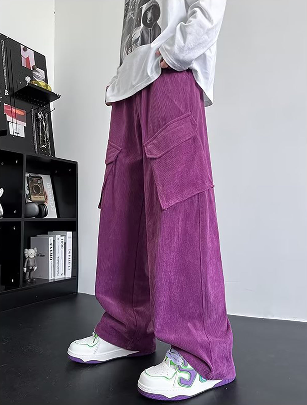 Men Loose Fit Easy Wash Pleated Cargos Trousers