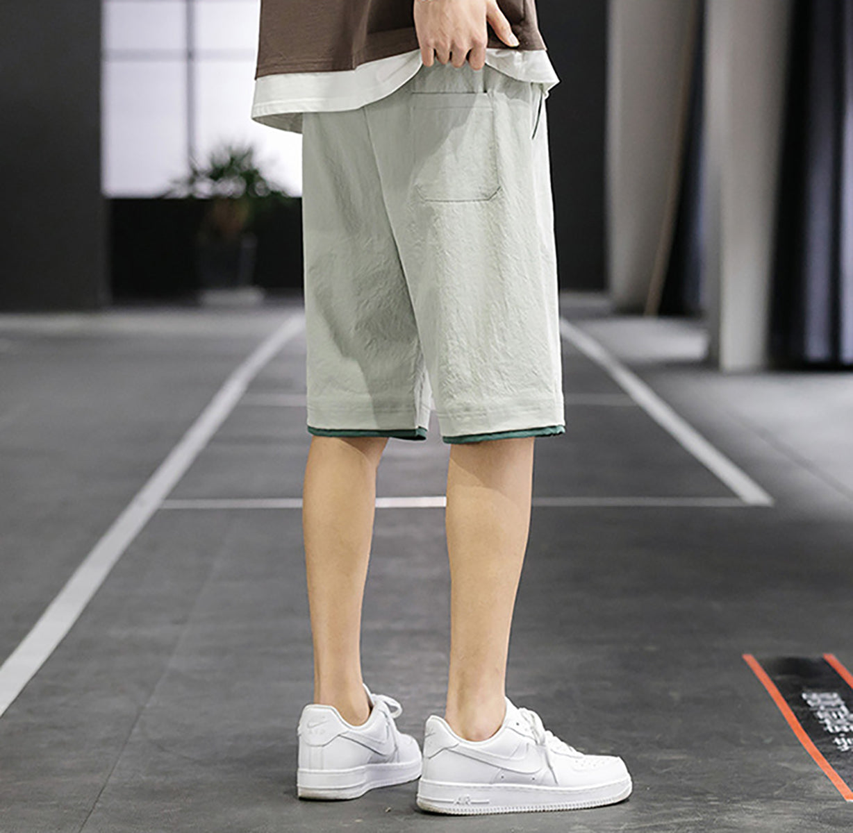 Men Regular Fit Mid-Rise Shorts