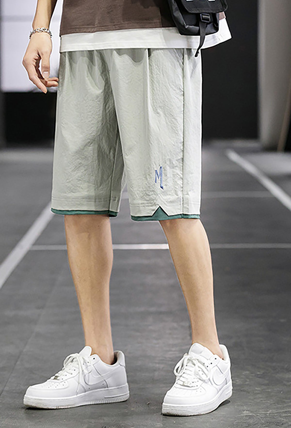 Men Regular Fit Mid-Rise Shorts