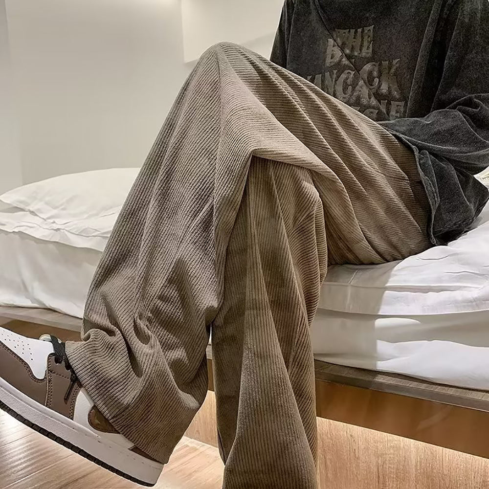 Men Loose Fit Easy Wash Pleated Chinos Trousers