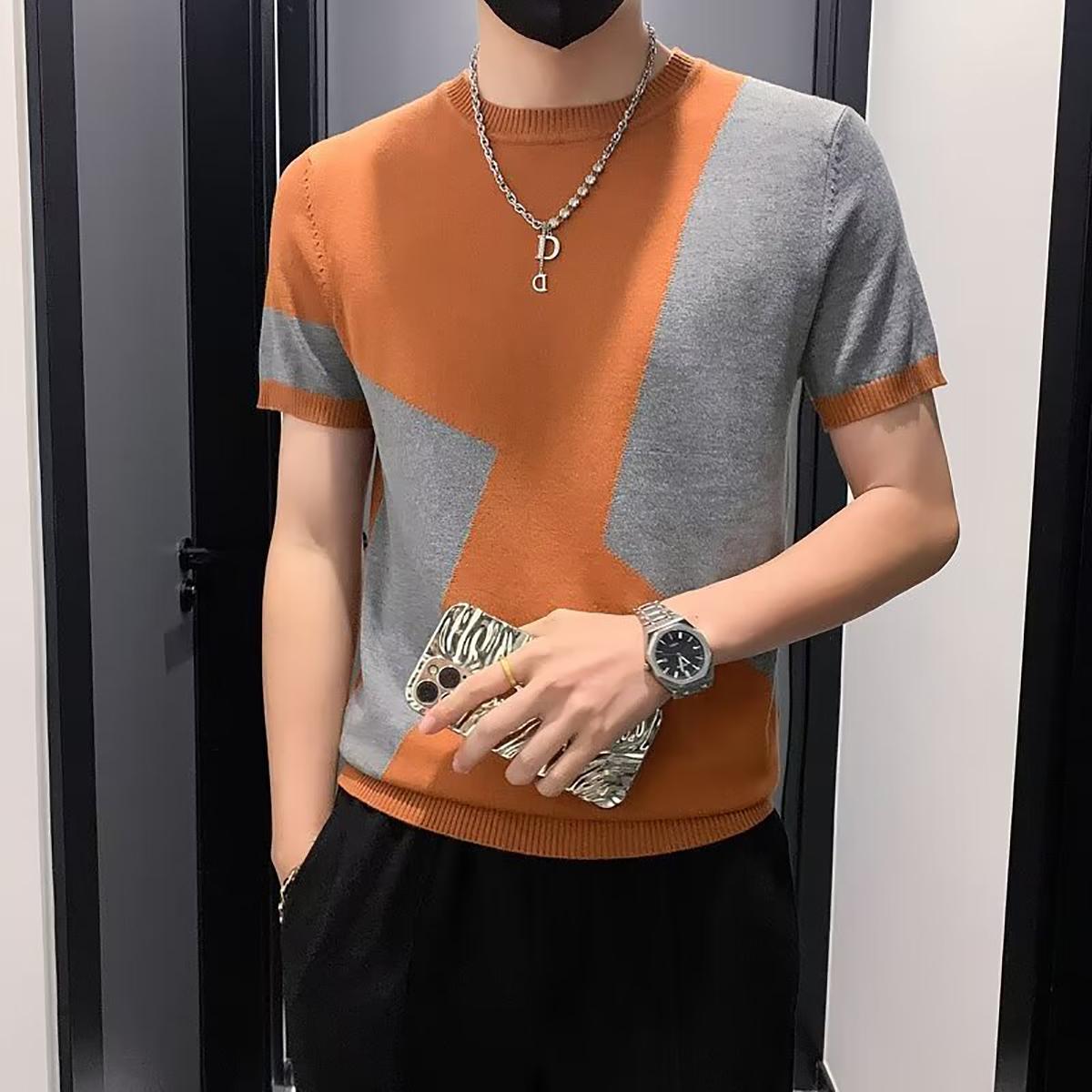 Men Colourblocked Round Neck T-shirt