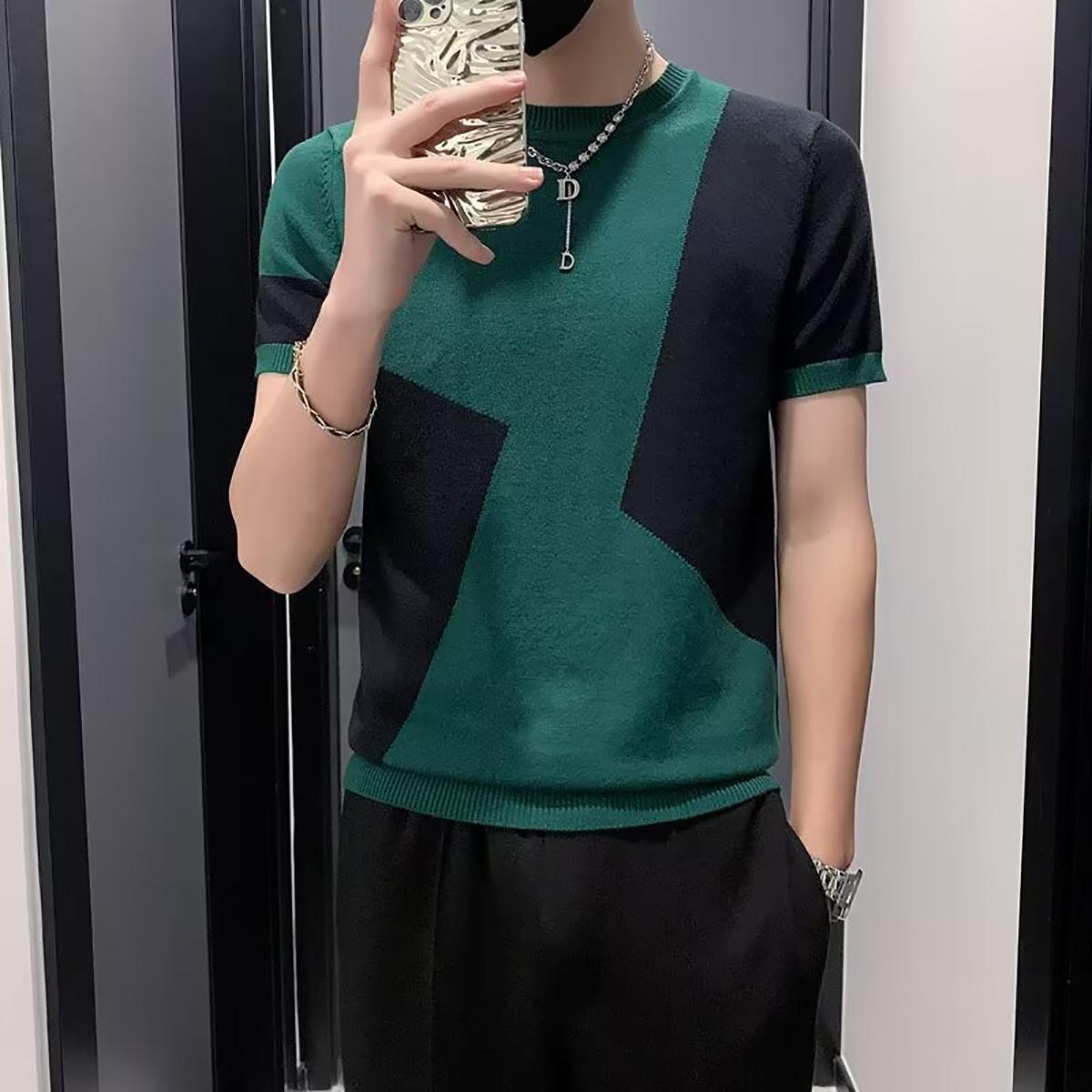 Men Colourblocked Round Neck T-shirt