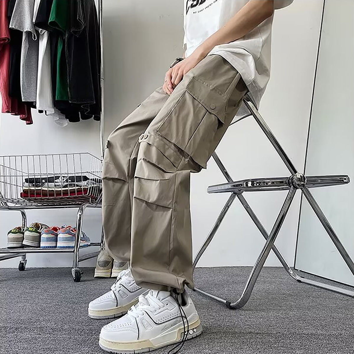 Men Loose Fit Easy Wash Cargos Trousers