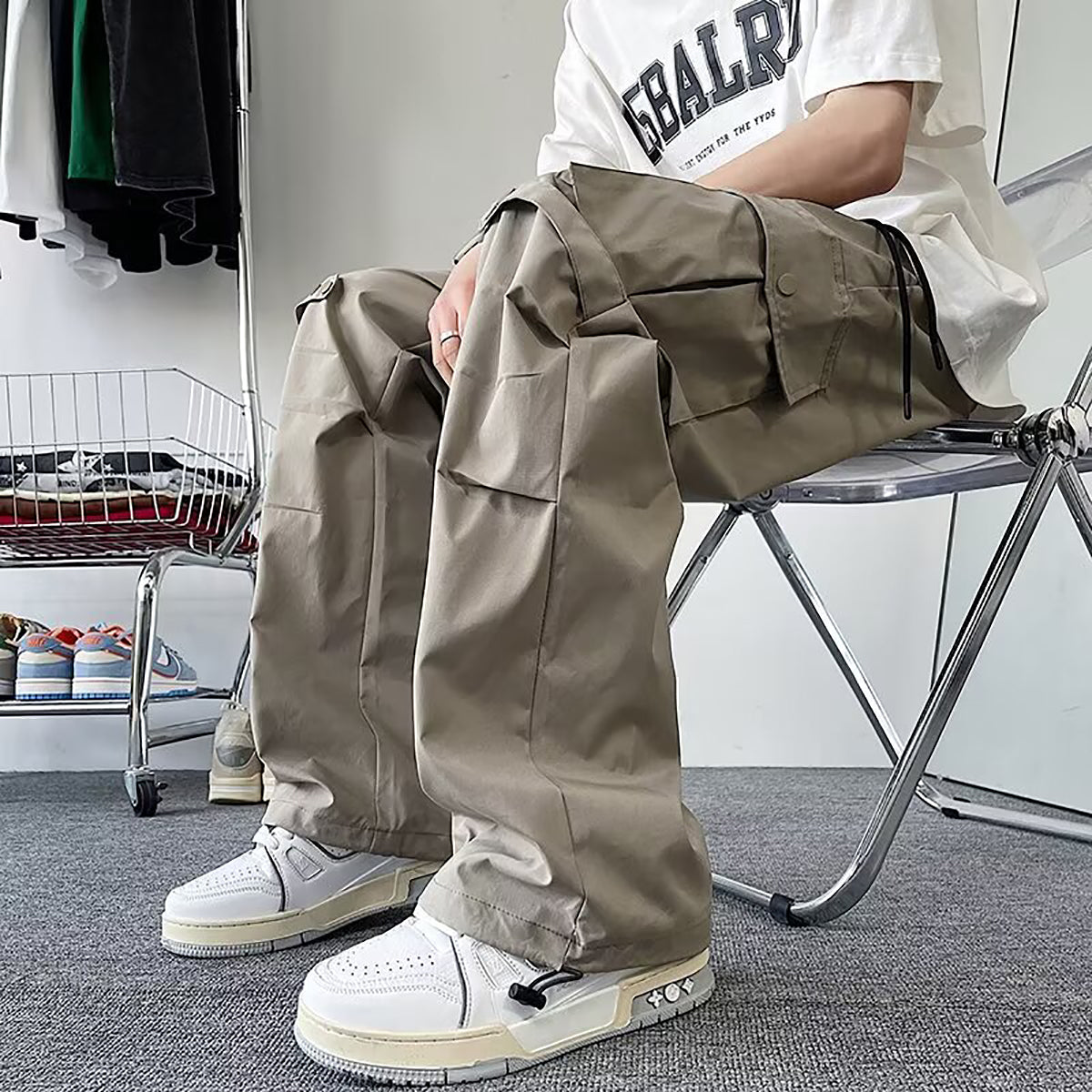 Men Loose Fit Easy Wash Cargos Trousers