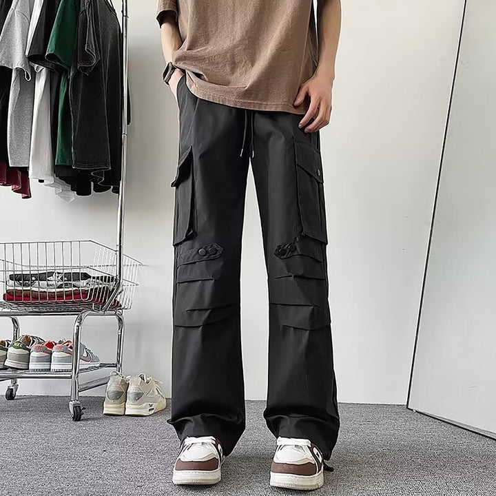Men Solid Loose Fit Easy Wash Cargos Trousers