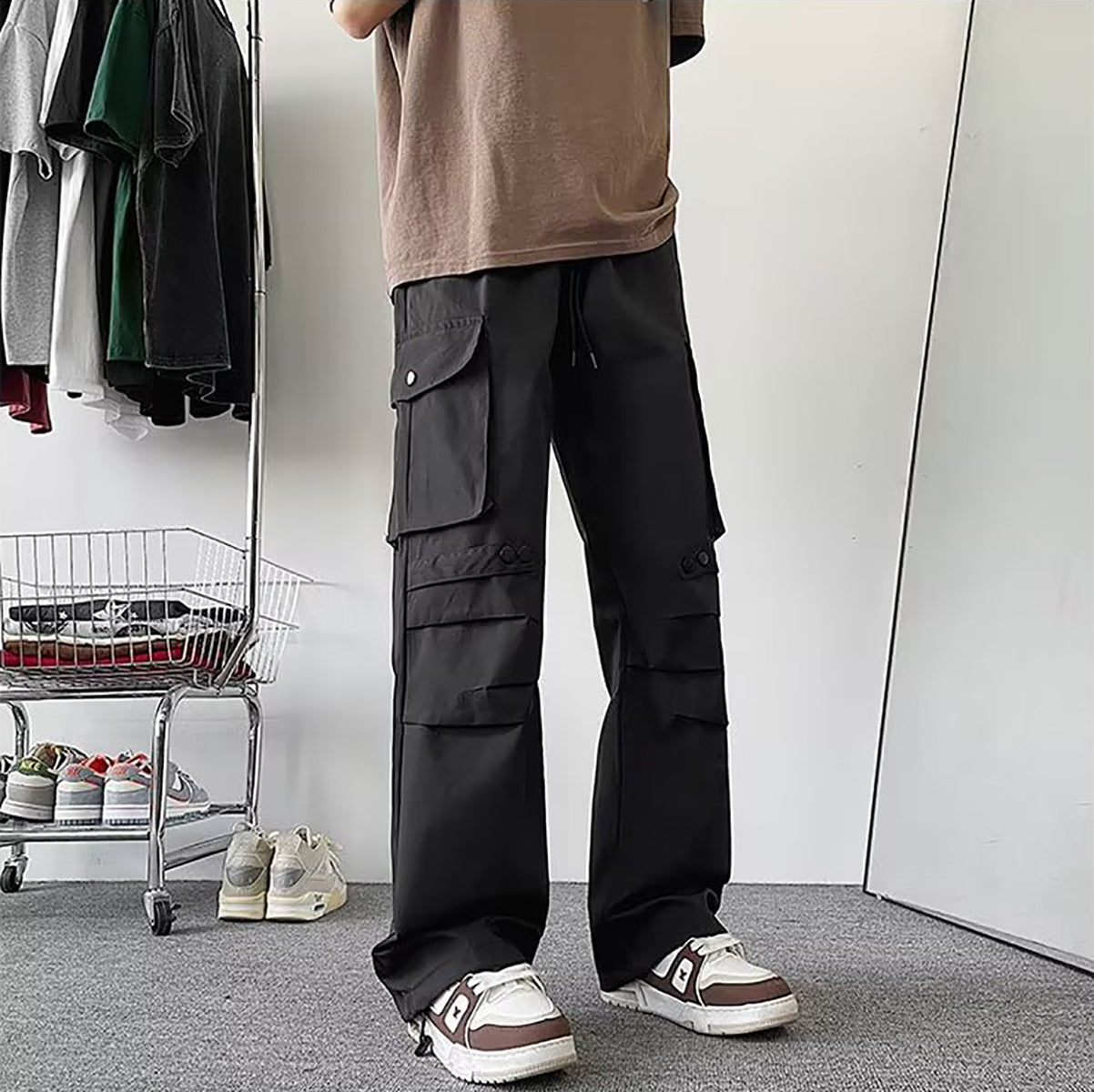 Men Solid Loose Fit Easy Wash Cargos Trousers