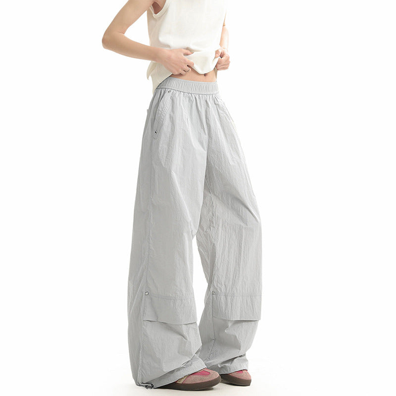 Men Loose Fit Mid-Rise Easy Wash Parallel Trouser