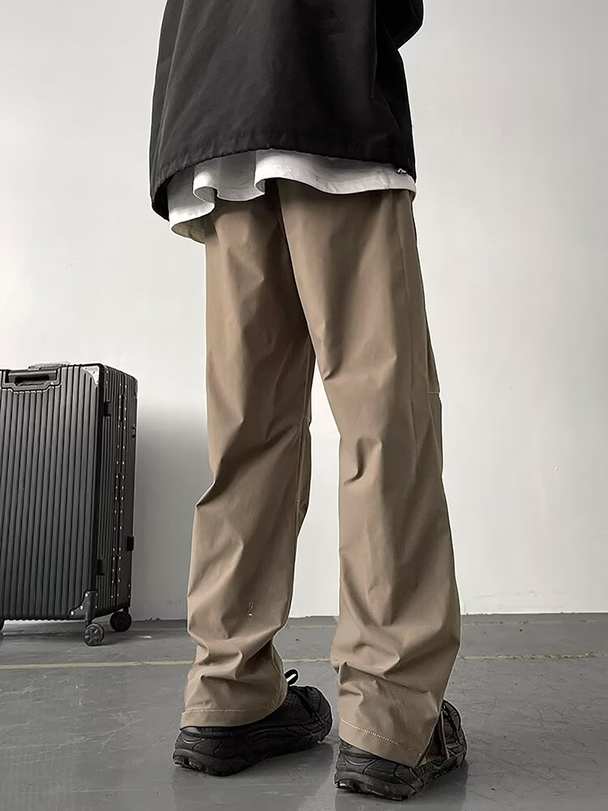 Men Regular Fit Easy Wash Trousers