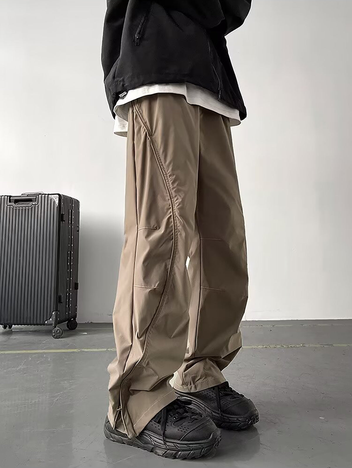 Men Regular Fit Easy Wash Trousers